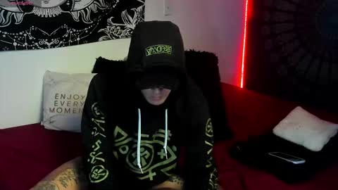 cleo y maikol online show from November 2025 02:10:02 AM