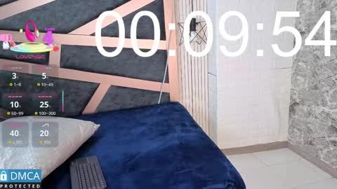 Clhoe online show from November 2025 03:06:01 AM