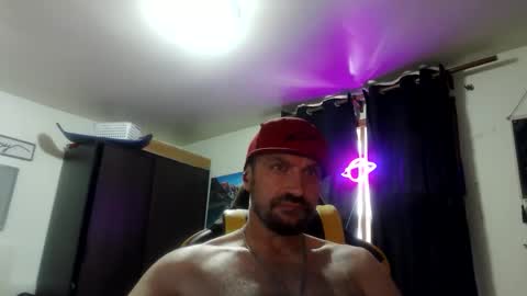 Snapshot of clintwood12 chatting on November 2025 05:59:01 PM chad online show from November 2025 05:59:01 PM