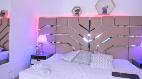 Cloe Online de 600 a 1400 online show from December 2024 11:17:02 AM