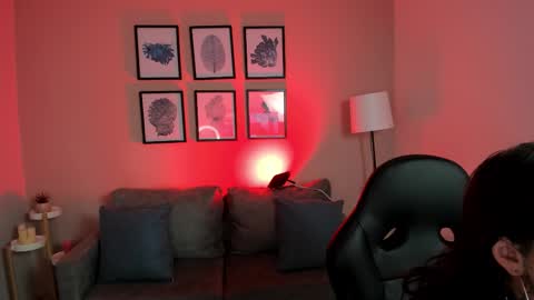 Snapshot of cloe_martinez_ chatting on October 2025 01:48:02 AM Cloe online show from October 2025 01:48:02 AM