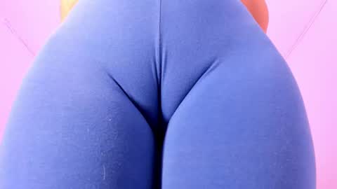 cloe online show from November 2025 12:39:02 PM