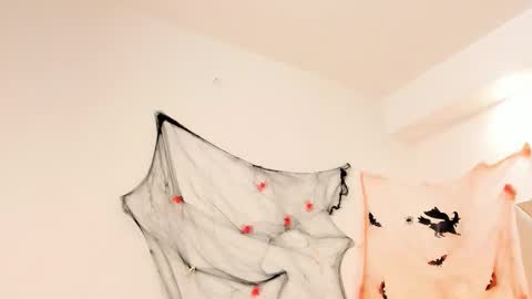 Snapshot of cloemorwen chatting on October 2025 10:21:01 PM Cloe online show from October 2025 10:21:01 PM