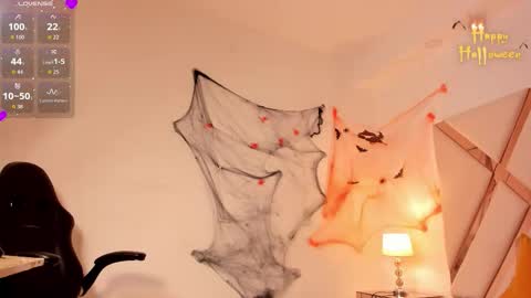 Snapshot of cloemorwen chatting on October 2025 12:11:01 AM Cloe online show from October 2025 12:11:01 AM