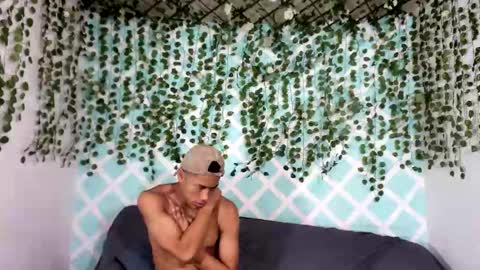 Snapshot of club_latinboys chatting on October 2025 04:28:01 PM club_latinboys online show from October 2025 04:28:01 PM