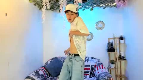 Snapshot of club_latinboys chatting on November 2025 07:48:02 PM club_latinboys online show from November 2025 07:48:02 PM