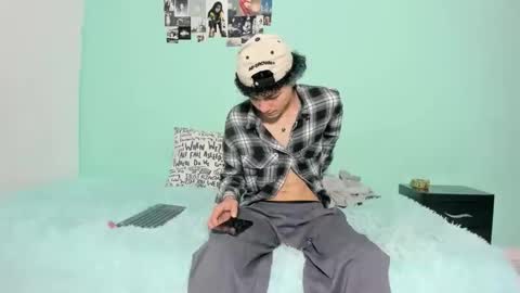 Snapshot of club_latinboys chatting on November 2025 09:15:01 PM club_latinboys online show from November 2025 09:15:01 PM