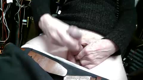 Snapshot of clystron chatting on February 2025 05:25:01 AM clystron online show from February 2025 05:25:01 AM