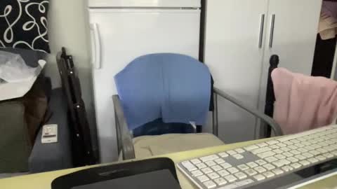 Snapshot of coach_karl chatting on October 2025 12:55:01 AM Coach Karl Porn Star Tip me all the way to my next trip online show from October 2025 12:55:01 AM