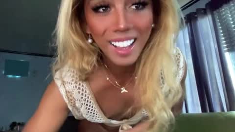 Snapshot of cockprincess_dianna chatting on January 2025 05:27:01 AM PrincessDianna IslandGirl CUMSHOW in PVT and PASSWORDSHOW online show from January 2025 05:27:01 AM