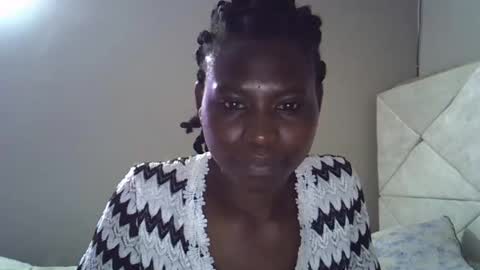 Snapshot of coco_luna chatting on October 2025 08:51:02 AM Luna online show from October 2025 08:51:02 AM