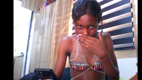 coco_petitqueen online show from January 2025 02:06:01 PM
