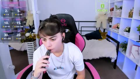 Olivia online show from October 2025 06:02:02 AM