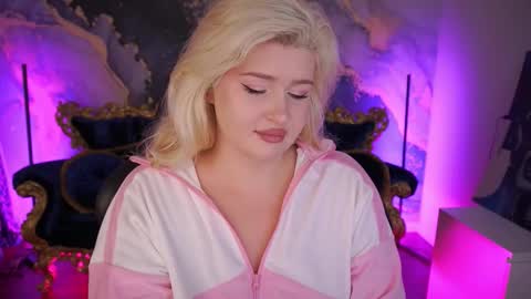 Snapshot of cocosecretss chatting on October 2025 06:57:01 AM onlyfans amyleyy online show from October 2025 06:57:01 AM