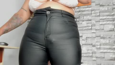 Snapshot of coffee_hot chatting on December 2024 08:50:01 PM laurita online show from December 2024 08:50:01 PM