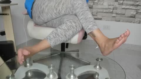 Snapshot of coffee_hot chatting on January 2025 06:35:01 AM laurita online show from January 2025 06:35:01 AM