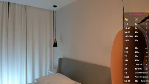 Carry online show from September 2025 01:00:01 AM