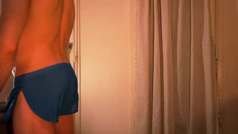 Snapshot of coldsweats chatting on December 2024 01:36:02 AM coldsweats online show from December 2024 01:36:02 AM