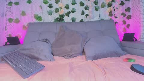 colett online show from October 2025 12:03:01 PM