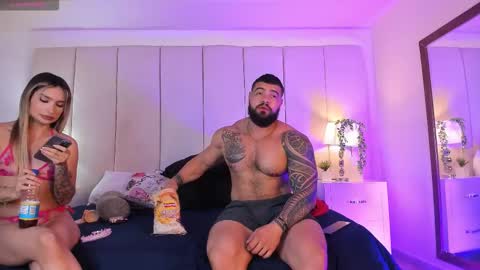 Snapshot of college_muscle_ass chatting on November 2025 10:10:02 PM college_muscle_ass online show from November 2025 10:10:02 PM