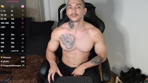 colombianmuscle8 online show from February 2025 12:30:01 AM