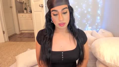 Snapshot of colombiantexas chatting on October 2025 04:46:02 AM ........ Instagram Lorysexys online show from October 2025 04:46:02 AM