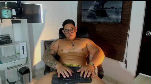 coltonmassif_ online show from January 2025 03:09:01 PM