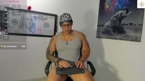 coltonmassif_ online show from November 2025 12:43:02 AM