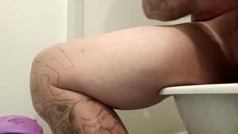 comegetme19 online show from October 2025 02:40:02 PM