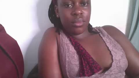 Snapshot of comicalcara chatting on January 2025 07:52:02 AM Cara online show from January 2025 07:52:02 AM