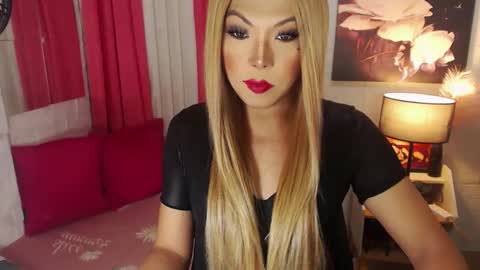 Snapshot of commanderofsexx chatting on February 2025 09:13:02 AM QUEEN SABRINA online show from February 2025 09:13:02 AM