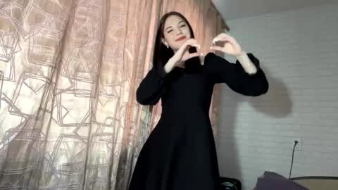 Bella  online show from October 2025 01:20:01 PM