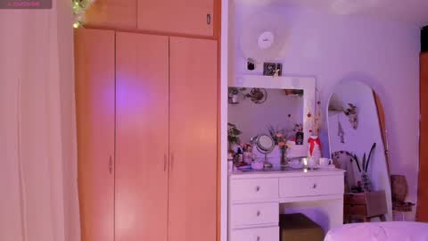 connie    online show from December 2024 04:25:02 PM