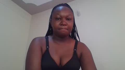 Snapshot of coolgirl001 chatting on October 2025 07:52:02 AM coolgirl001 online show from October 2025 07:52:02 AM