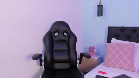 Snapshot of coral_jhoness chatting on October 2025 10:52:01 PM Carol Jhones online show from October 2025 10:52:01 PM