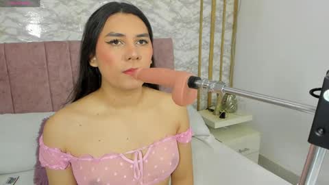 coraline hot18 online show from February 2025 01:00:02 PM