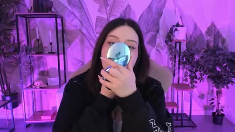 little girl who is always right or Coraline online show from September 2025 07:52:02 AM