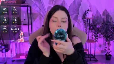 little girl who is always right or Coraline online show from September 2025 05:28:02 AM