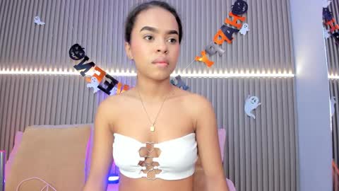 Snapshot of coralineross_ chatting on October 2025 10:38:01 AM coralineross_ online show from October 2025 10:38:01 AM