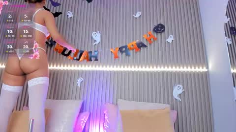 Snapshot of coralineross_ chatting on October 2025 11:10:01 AM coralineross_ online show from October 2025 11:10:01 AM