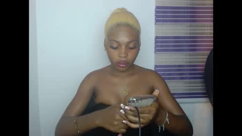 Snapshot of cornxcunt chatting on October 2025 06:52:02 PM cornxcunt online show from October 2025 06:52:02 PM