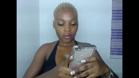 Snapshot of cornxcunt chatting on October 2025 07:43:01 PM cornxcunt online show from October 2025 07:43:01 PM