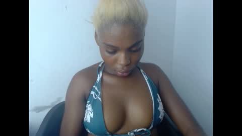 Snapshot of cornxcunt chatting on November 2025 12:27:02 PM cornxcunt online show from November 2025 12:27:02 PM