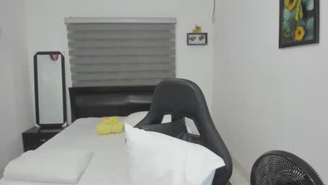 Ethan  online show from November 2025 11:48:01 PM