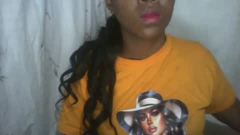 couleur_vanille online show from November 2025 01:19:01 AM