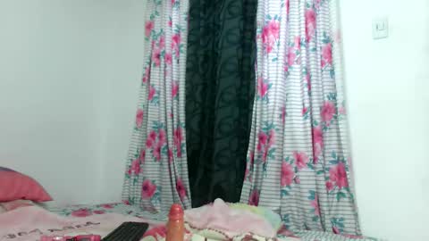 couple_naughty01 online show from September 2025 02:32:01 PM