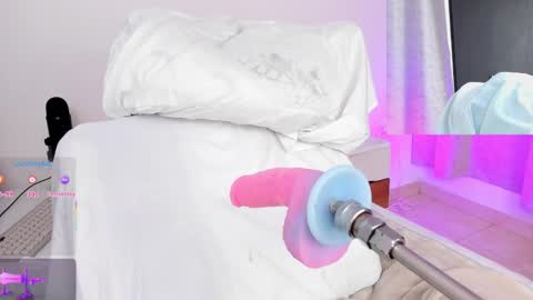 Maria  online show from October 2025 05:33:02 PM