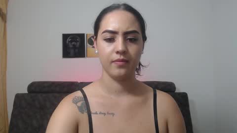  ALEJANDRO Y EMILY  online show from February 2025 11:01:01 PM