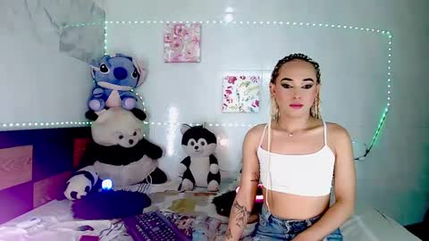 Snapshot of couple_sweet1016 chatting on October 2025 12:08:01 AM ALEXA KIM online show from October 2025 12:08:01 AM