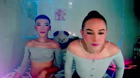 Snapshot of couple_sweet1016 chatting on October 2025 03:25:01 PM ALEXA KIM online show from October 2025 03:25:01 PM